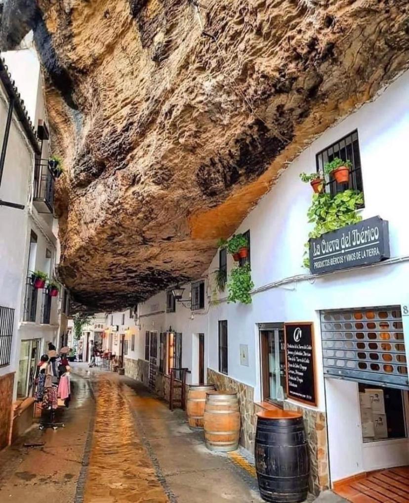 فيلا Casa Cueva “El Refugio En La Cueva” Setenil De Las Bodegas المظهر الخارجي الصورة